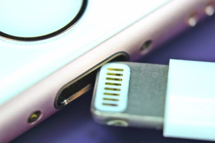 ES parlamentas žengė dar vieną žingsnį, kuris privers „iPhone“ telefonuose naudoti USB-C jungtį