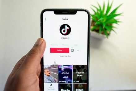 Ar „TikTok“ yra saugi? Kaip užtikrinti privatumą ir saugumą