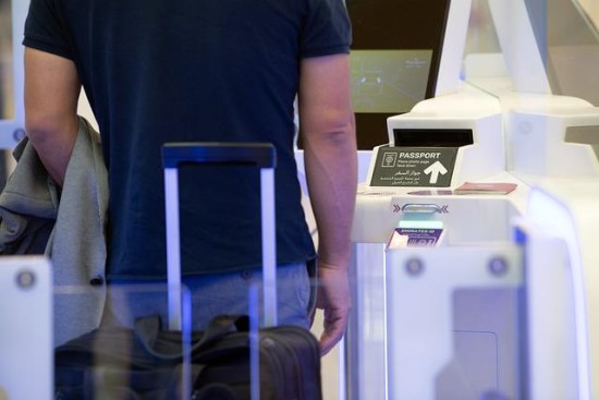Nauja technologija: nebereikės iš rankinio bagažo patikrai išimti skysčių ir elektronikos prietaisų Nauja technologija: nebereikės iš rankinio bagažo patikrai išimti skysčių ir elektronikos prietaisų