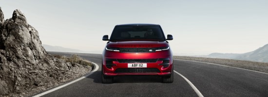 Pristatytas naujasis „Range Rover Sport“: jo galimybės įrodytos atliekant sudėtingą triuką