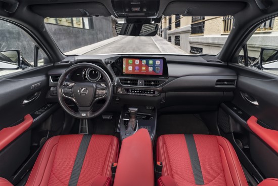 „Lexus UX 250h“ atnaujinimai: naujos technologijos, patobulintas valdymas ir didesnis pasirinkimas
