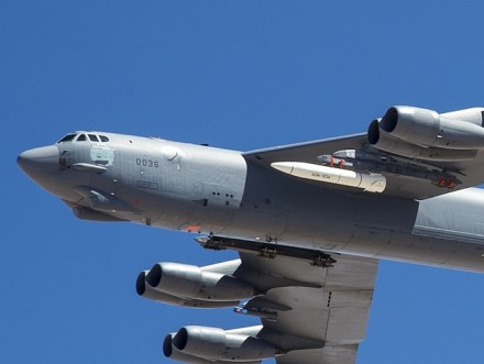 Po B-52 sparnu – AGM-183A © commons.wikimedia.org