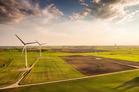 Vėjo energetikos sektoriui gresia nauji iššūkiai: jėgainės brango trečdaliu, trūkinėja logistikos grandinė Vėjo energetikos sektoriui gresia nauji iššūkiai: jėgainės brango trečdaliu, trūkinėja logistikos grandinė