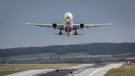Aviacijos keliamos oro taršos mažinimas: vandeniliniu kuru varomi lėktuvai, elektriniai varikliai ir infrastruktūros pokyčiai