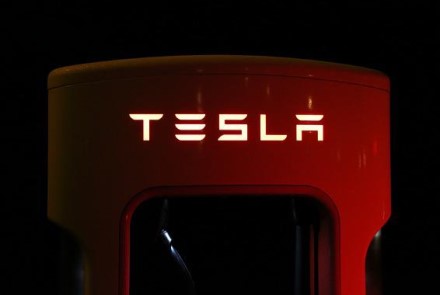 E. Muskas paskelbė galingą „Tesla“ 10-ies metų planą