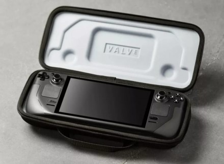 „Valve“ pradėjo pardavinėti „Steam Deck“ su lėtesniu SSD