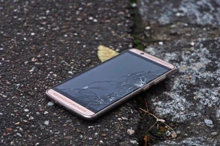 Kas pagelbės, kai pažeistas telefono ekranas?