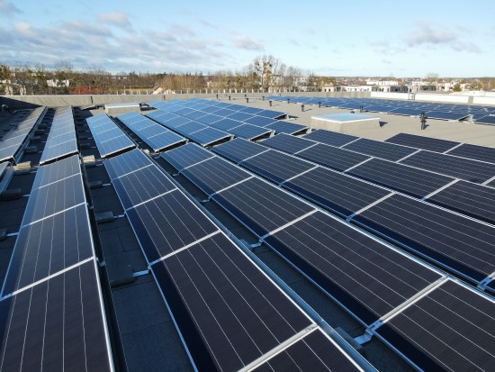 Saulės elektrinės atsiras ant „MV GROUP Production“ gamyklų Alytuje ir Anykščiuose