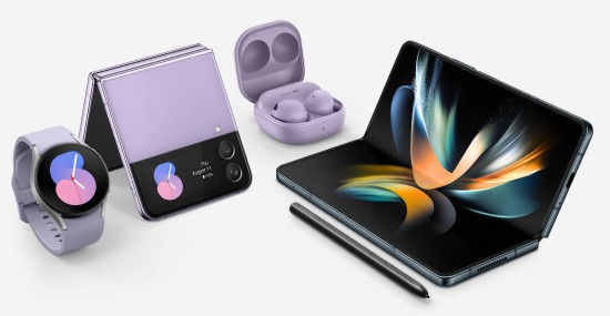 „Samsung“ pristatė telefonus „Galaxy Flip4“ ir „Galaxy Fold4“