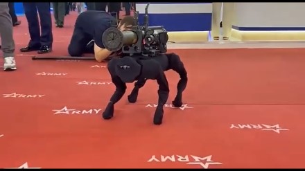 Robotas-šuo „M-81“ / Stop kadras