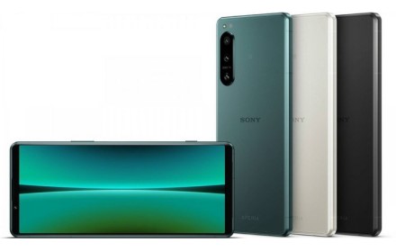 „Sony“ pristato „Xperia 5 IV“ išmanųjį telefoną su 6,1 colio ekranu ir „Snapdragon 8 Gen 1“ lustu