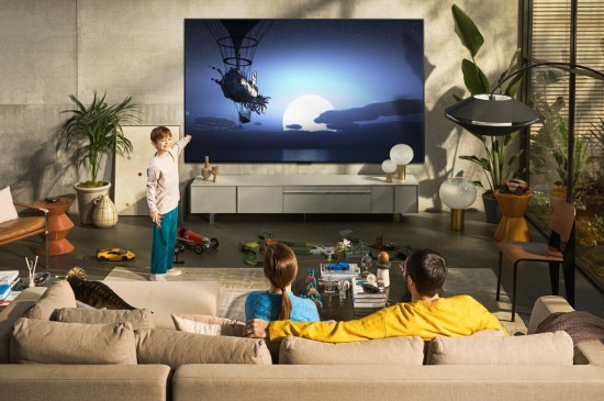 LG pristato 97 colių „G2 OLED evo Gallery Edition“ televizorių