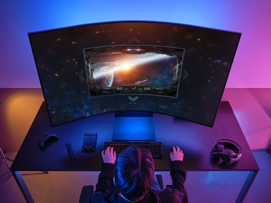 „Samsung“ kilsteli žaidimų patirtį į naują lygį pristatydama „Odyssey Ark“ monitorių