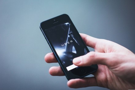 „Uber“ uždarys savo IT centrą Vilniuje, pavežėjimo paslauga lieka