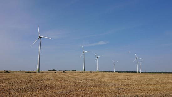 Pagaminti daugiau ir pigesnės elektros Lietuvai bus sunku: vėjo ir hibridinių parkų vystytojai stabdo projektus