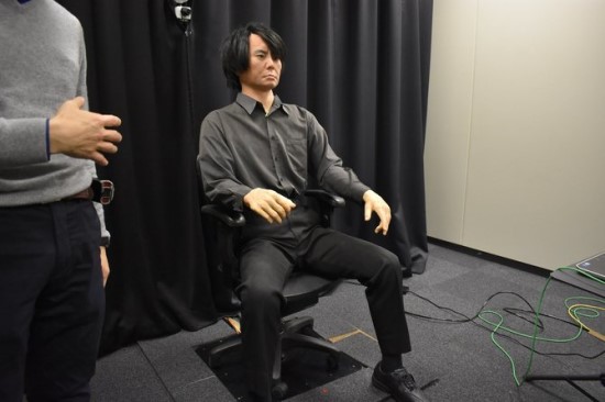 Robotas HIL-4 (socialinis robotas, pritaikytas dėstyti), Hiroshi Ishiguro laboratorija, Japonija / L. Aidoko nuotr. Robotas HIL-4 (socialinis robotas, pritaikytas dėstyti), Hiroshi Ishiguro laboratorija, Japonija / L. Aidoko nuotr.