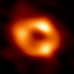 Pirmoji Sigittarus A* (Šiaulio A*) juodosios skylės, esančios mūsų galaktikos centre / „EHT Collaboration“ nuotr.