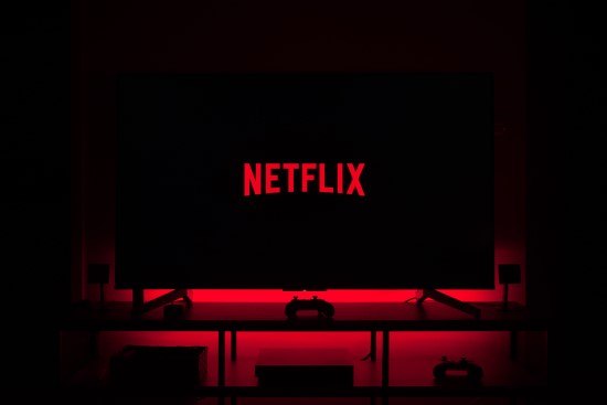 Į „Netflix“ atkeliauja reklamos: ar platforma netaps tradicine televizija?