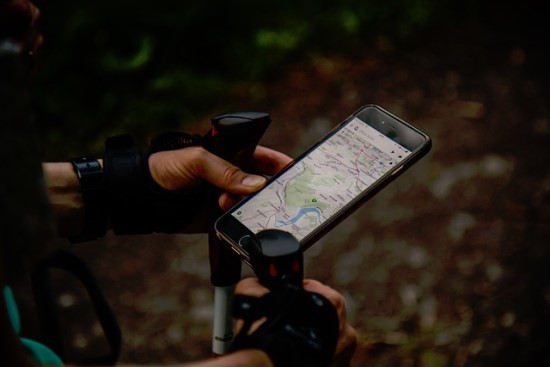 „SuperGPS“ technologija tiksliai nustato jūsų buvimo vietą – centimetrų atstumu „SuperGPS“ technologija tiksliai nustato jūsų buvimo vietą – centimetrų atstumu