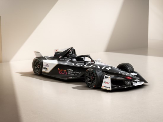 „Jaguar TCS Racing“ pristatė visų laikų pažangiausią komandos lenktyninį elektromobilį