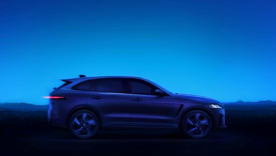 „Jaguar“ atnaujino F-PACE: hibridinis visureigis vien elektra nuvažiuos 20 proc. daugiau