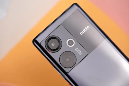 „Nubia Z50“ išmanusis telefonas