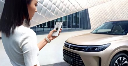 „Huawei“ pati nepagamino nei vieno automobilio, tačiau jau dabar yra didžiulė šios rinkos dalis