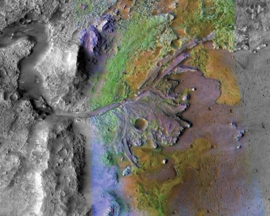 Jezero kraterio delta, kurios nuosėdose yra molio, karbonatų ir organinės medžiagos / NASA/JPL-Caltech/ASU