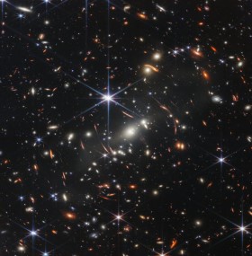 Pirmoji Jameso Webbo kosminiu teleskopu padaryta Visatos nuotrauka / NASA nuotr.