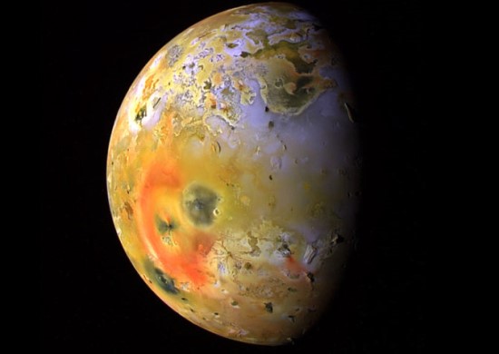Ugnikalniais alsuojantis Jupiterio palydovas Ijo / NASA/JPL-Caltech nuotr.