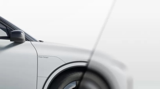Olandai pristatė neįtikėtinais sprendimais aprūpintą automobilį „Lightyear 2“