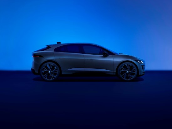 „Jaguar“ pristatė atnaujintą elektrinį visureigį I-PACE