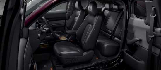„Mazda“ pristatė Europos rinkai unikalų MX-30 įkraunamąjį hibridą