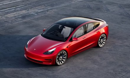 „Tesla“ meta iššūkį Vokietijos ir kitiems Europos automobilių milžinams: taikys itin agresyvią strategiją