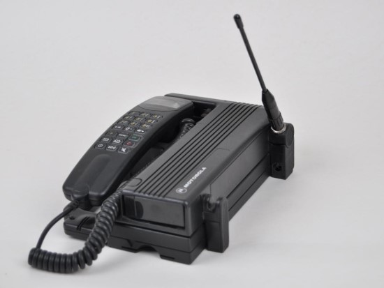 „Motorola International 2700“