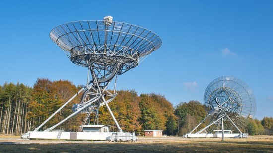 Astronomai rado dar 25 itin galingus greitus radijo bangų pliūpsnius, kurie nuolat kartojasi