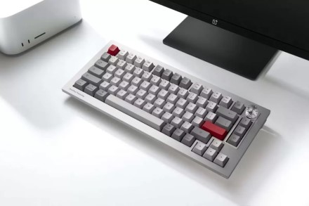 „OnePlus“ pristatė pirmąją savo mechaninę klaviatūrą