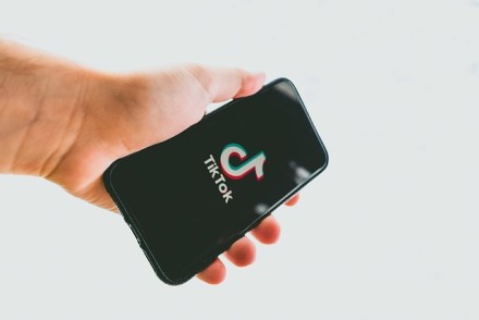 EK stabdo programėlę „TikTok“ organizacijos įrenginiuose