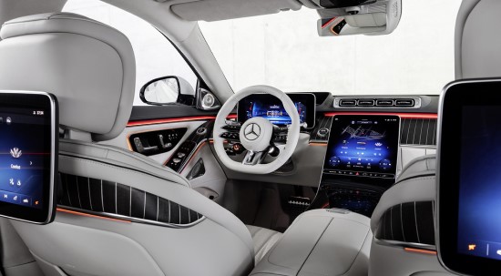 „Mercedes-AMG“ S klasė: privataus lėktuvo komforto ir F-1 bolido dinamikos sintezė