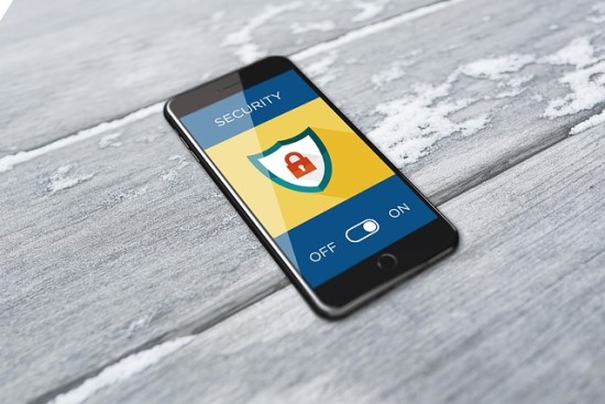 Nauja interneto apsauga įspės apie sukčius, saugos nuo virusų ir leis patikrinti, ar jūsų telefonas „nekasa“ kriptovaliutos