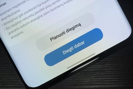 „Samsung“ telefonų turėtojų nusivylimas: paaiškėjo, kodėl bendrovės produktų turėtojai vis dar negali išbandyti naujos „Android“ versijos