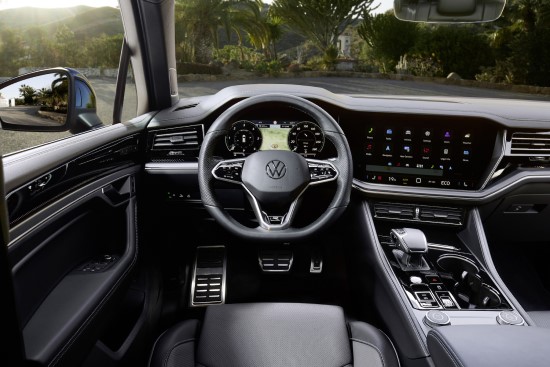 Naujos technologijos ir dar daugiau komforto: „Volkswagen“ pristato naująjį „Touareg“