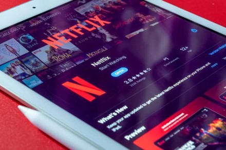 „Netflix“ vadovai šokinėja iš laimės: didžiulės kritikos sulaukęs sprendimas atnešė puikius rezultatus, to nesitikėjo niekas „Netflix“ vadovai šokinėja iš laimės: didžiulės kritikos sulaukęs sprendimas atnešė puikius rezultatus, to nesitikėjo niekas