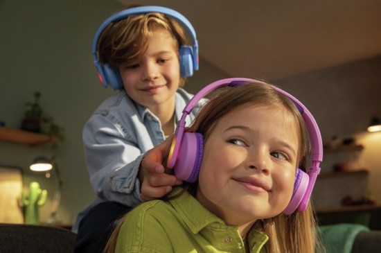 Belaidės ausinės vaikams: saugus ir patvarus pasirinkimas mažiesiems klausytojams