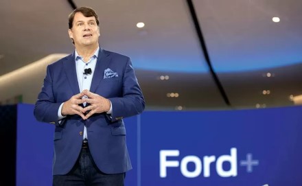 „Ford“ vadovas nustebino visus: atskleidė, kam priklauso automobilių rinkos ateitis ir pateikė to priežastis