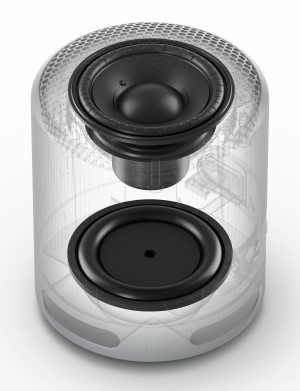 Prekyboje pasirodys nauja „Sony“ kompaktiška garso kolonėlė „SRS-XB100“