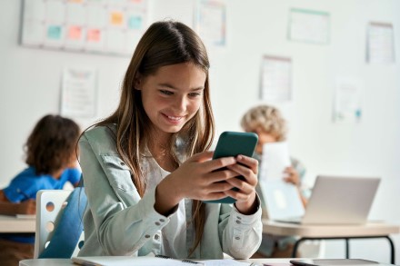Išmanusis telefonas – ne žaislas: 5 patarimai, kaip jį tinkamai paruošti vaikui Išmanusis telefonas – ne žaislas: 5 patarimai, kaip jį tinkamai paruošti vaikui