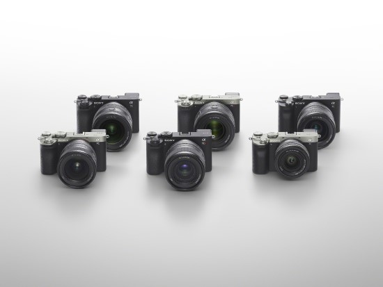 „Sony“ pristato du naujus kompaktiško dydžio „Alpha 7C“ serijos sisteminius fotoaparatus