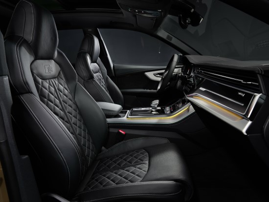 „Audi“ pristatė atnaujintą Q8 visureigį: išraiškingas dizainas ir nauja žibintų technologija