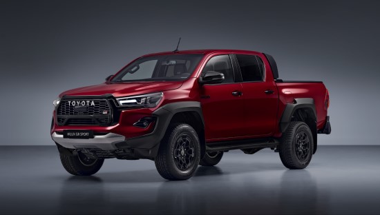 Pasirodys sportiška populiariojo pikapo „Toyota Hilux GR SPORT“ versija